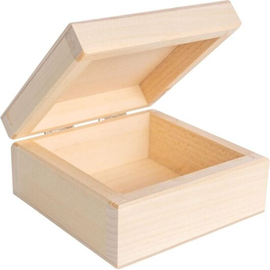 Wooden Box for Jewellery and Keepsakes 10 x 10 x 5 cm - Natural